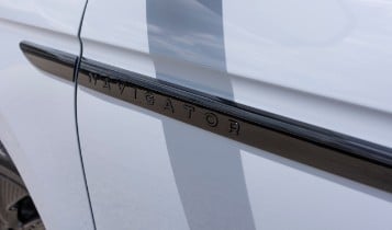 2025 Lincoln Navigator Reserve Jet Package Grey Mist